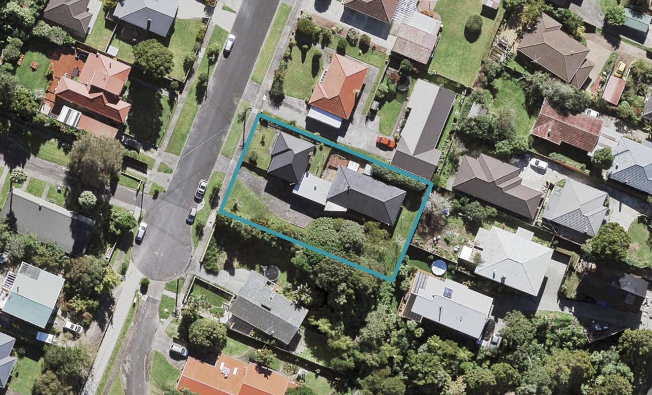 2/16 Karaka Street, New Lynn, Auckland - Carousel 1