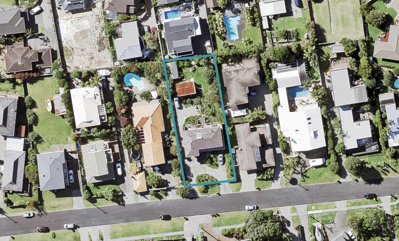 34 Hyde Road, Rothesay Bay, Auckland - Carousel 1