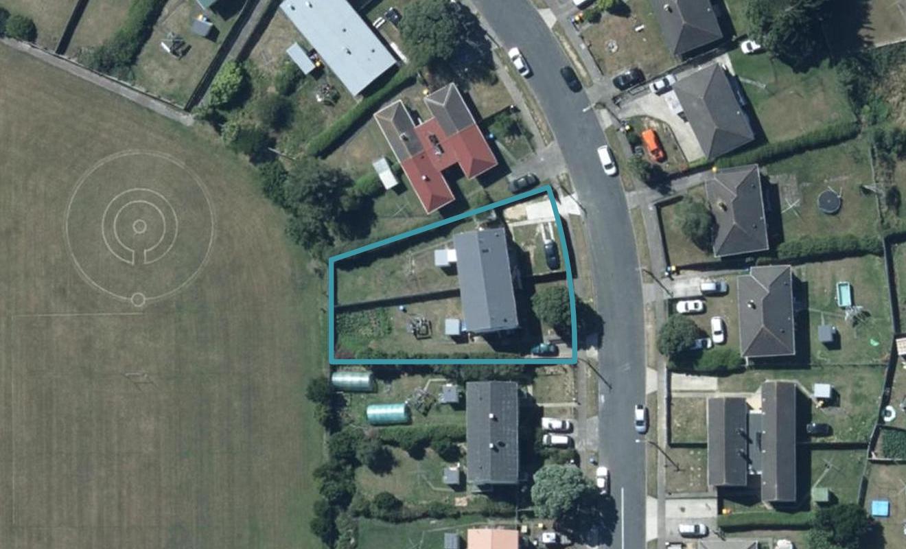 20 Miranda Street, Cannons Creek, Porirua - Carousel 1