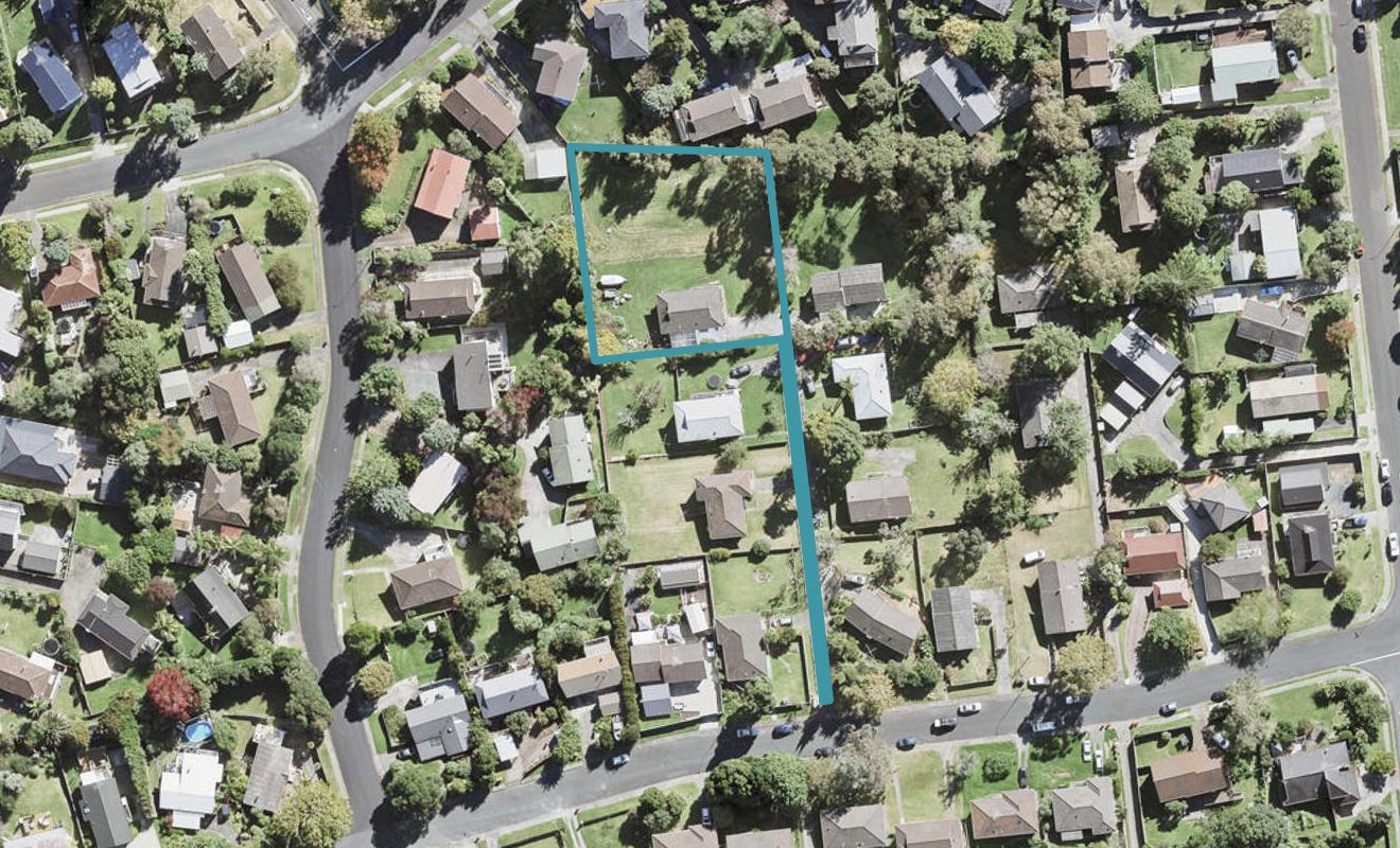 33 Nor'East Drive, Northcross, Auckland - Carousel 1