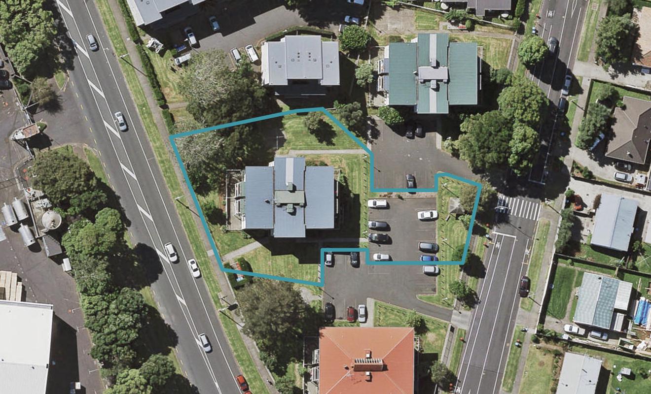 390 Apirana Avenue, Point England, Auckland - Carousel 1