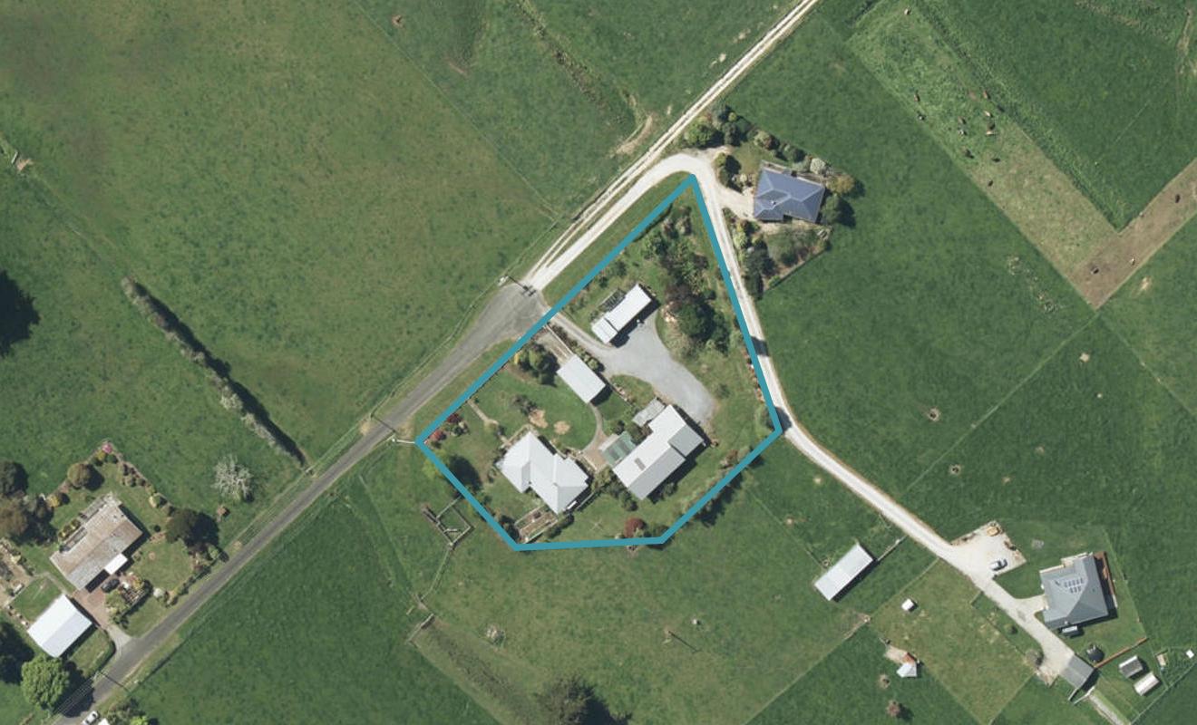 32 Carlyle Street, Takaka - Carousel 1