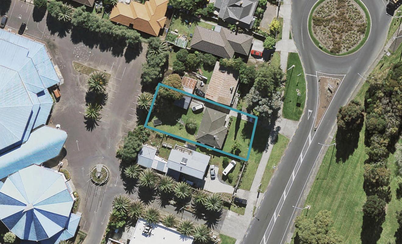 144 Coronation Road, Mangere Bridge, Auckland - Carousel 1