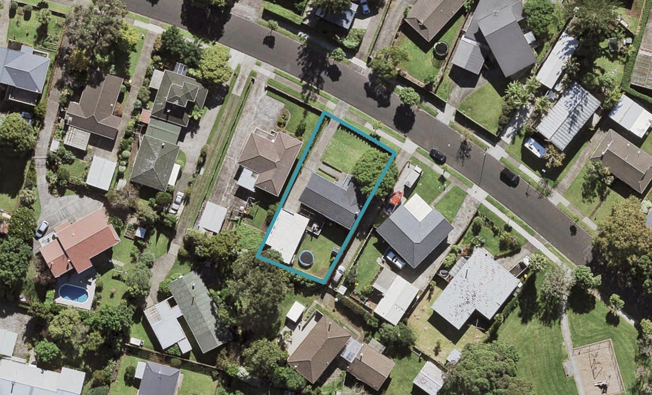 24 Waterlea Avenue, Mangere Bridge, Auckland - Carousel 1