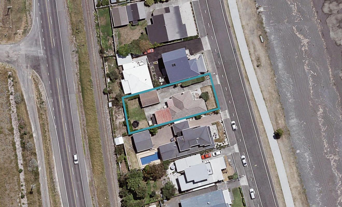 92 The Esplanade, Westshore, Napier - Carousel 1