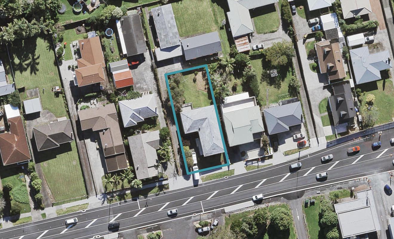 2/212 Edmonton Road, Te Atatu South, Auckland - Carousel 1