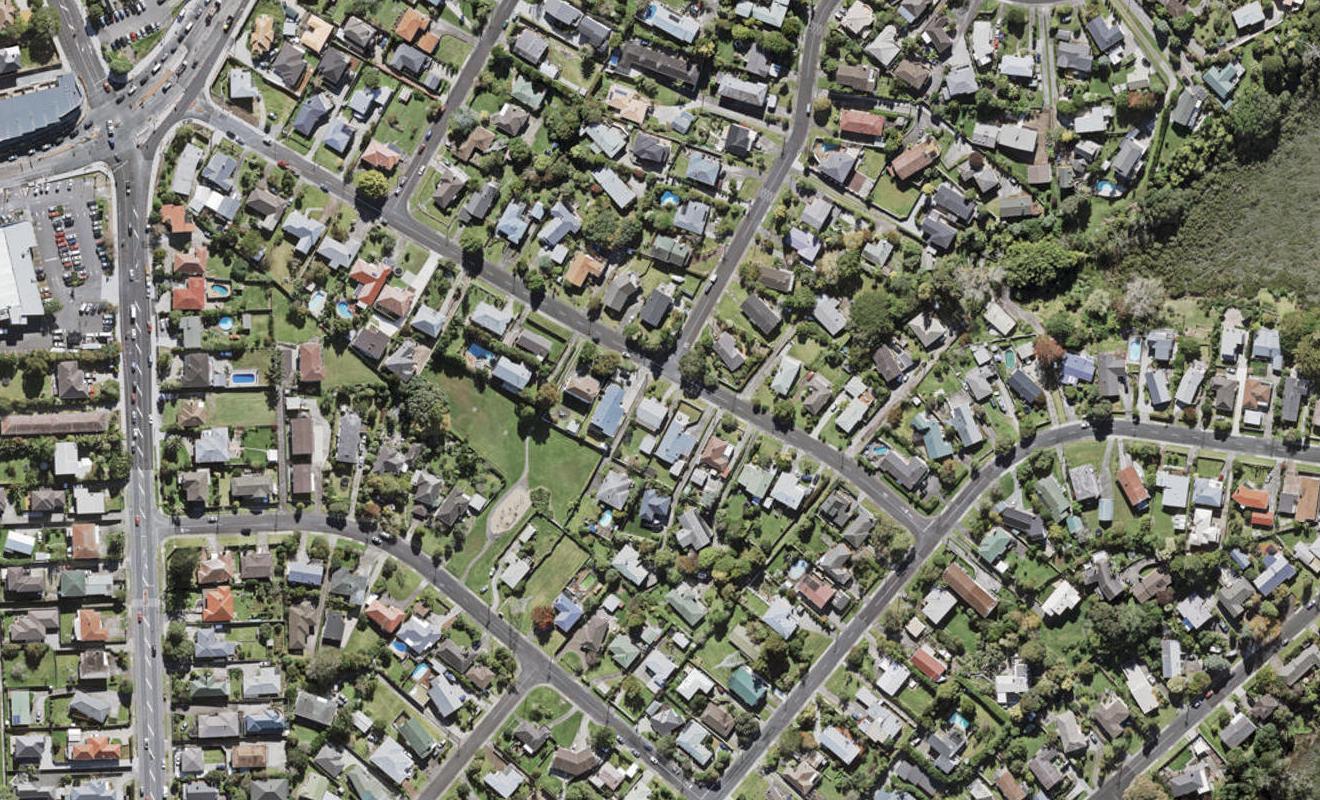 27 Lyndhurst Road, Te Atatu South, Auckland - Carousel 1
