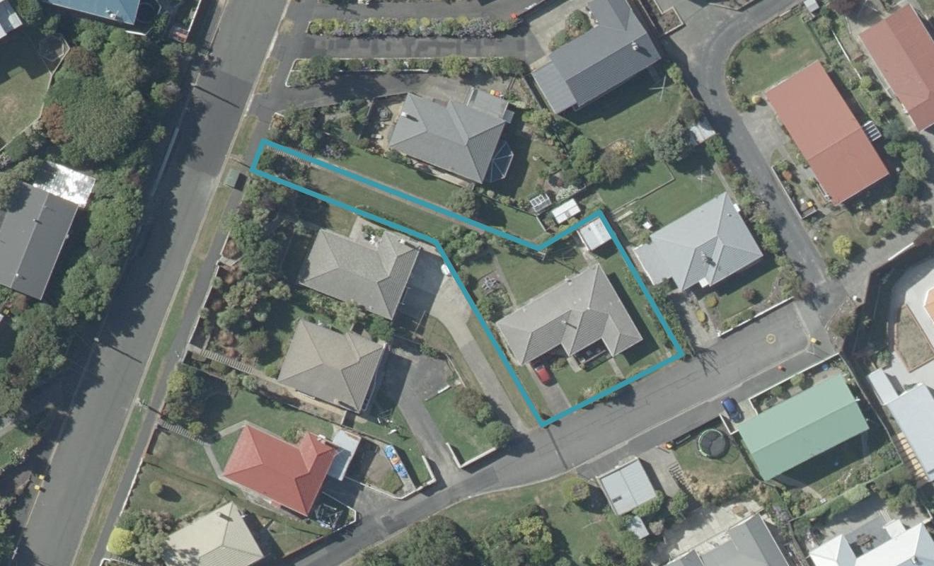 11 Winston Place, Kew, Dunedin - Carousel 1