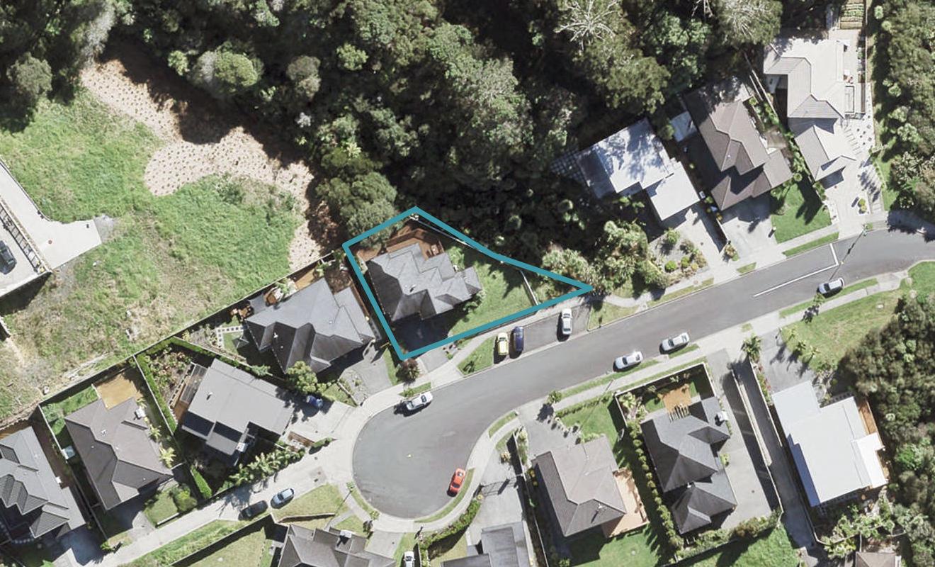 21 Borneo Drive, Fairview Heights, Auckland - Carousel 1
