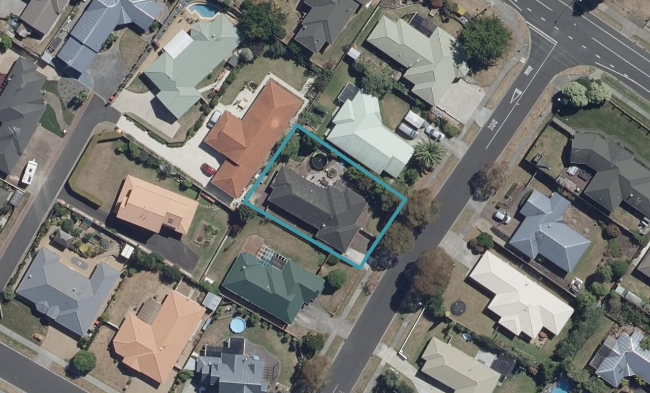 6 Angus Street, Grandview Heights, Hamilton - Carousel 1