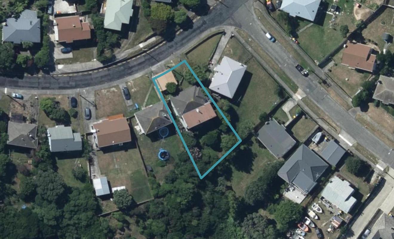 9 Hiwi Crescent, Titahi Bay, Porirua - Carousel 1