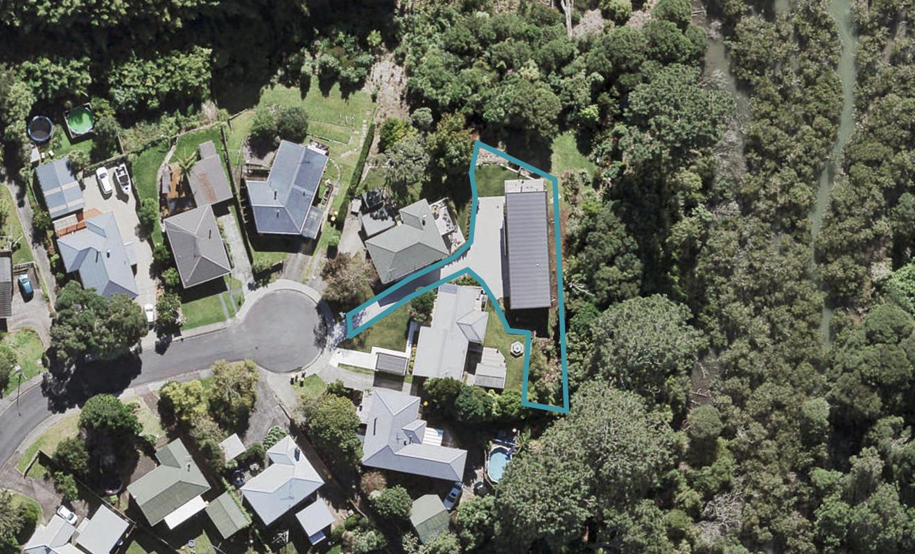 18 James Scott Place, Te Atatu South, Auckland - Carousel 1