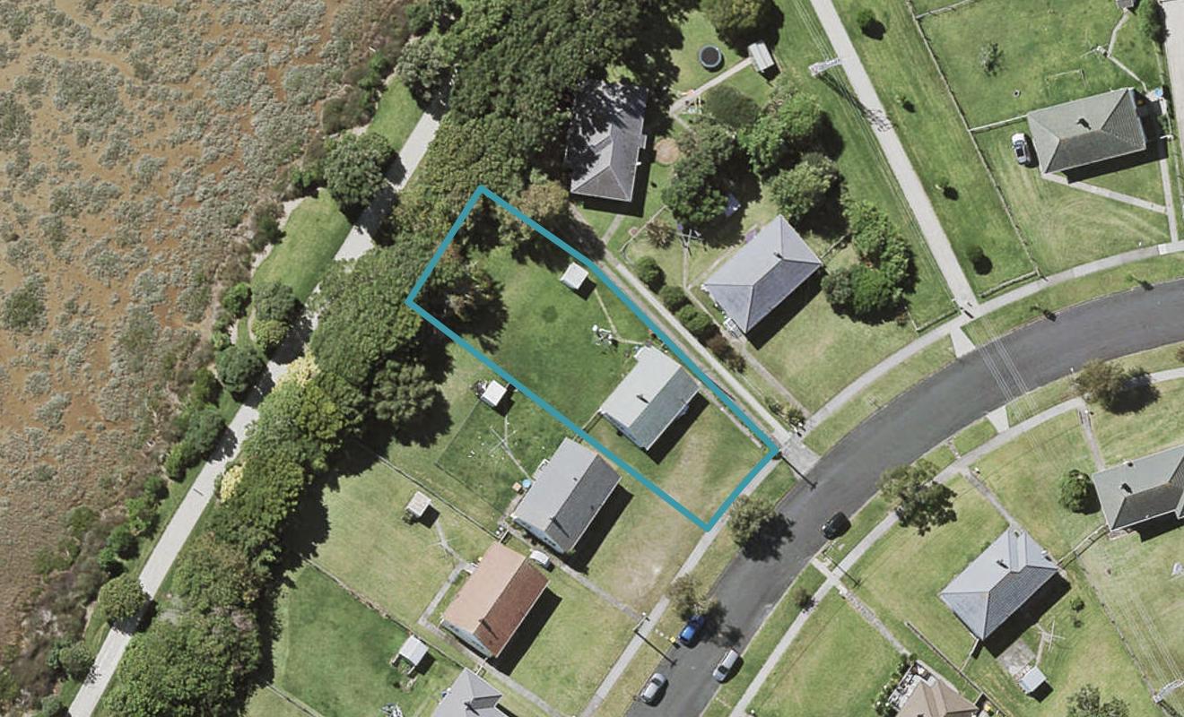 17 Hillary Crescent, Belmont, Auckland - Carousel 1