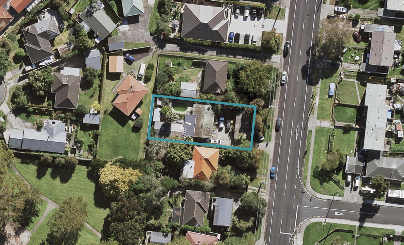 194B Lake Road, Northcote, Auckland - Carousel 1