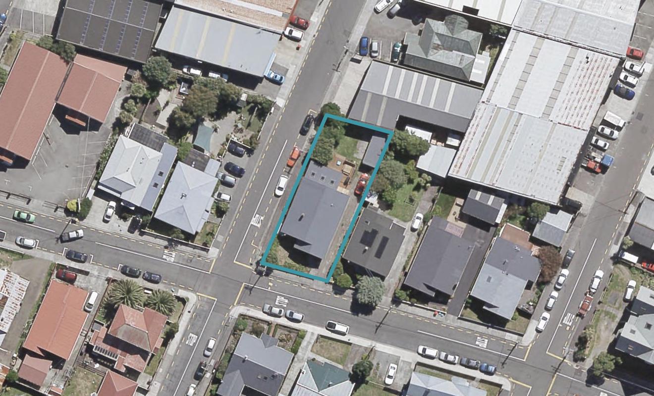 17 Campbell Terrace, Petone, Lower Hutt - Carousel 1