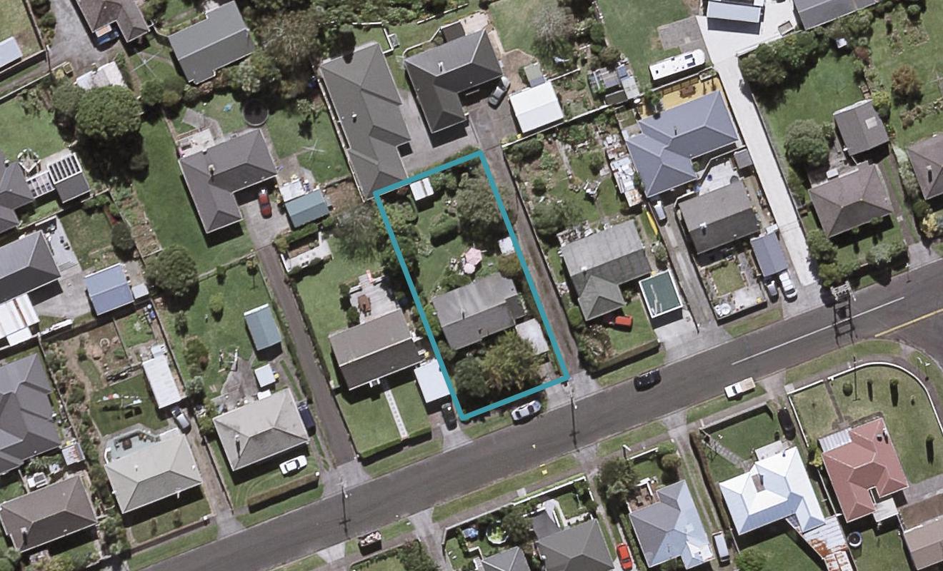 17 Karaka Street, Merrilands, New Plymouth - Carousel 1