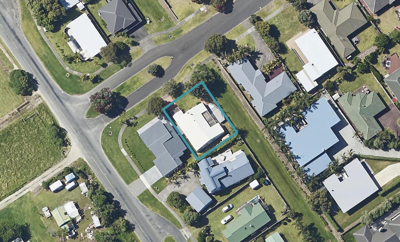 2 Bowentown Boulevard, Bowentown, Waihi Beach - Carousel 1