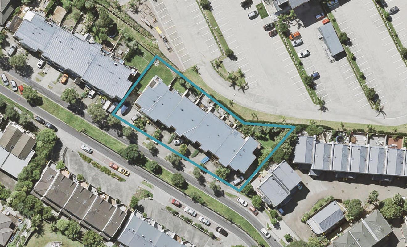 8/12 Pannill Place, Oteha, Auckland - Carousel 1