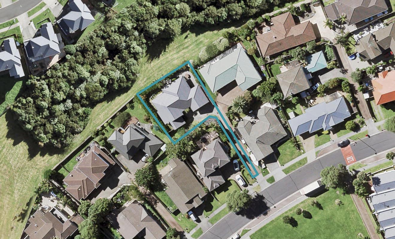 31 Ponderosa Drive, Oteha, Auckland - Carousel 1