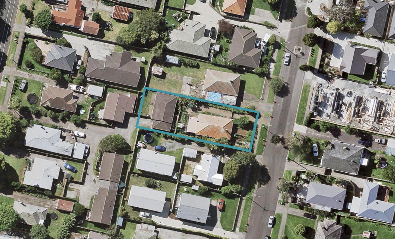 17 Ropata Avenue, Point England, Auckland - Carousel 1