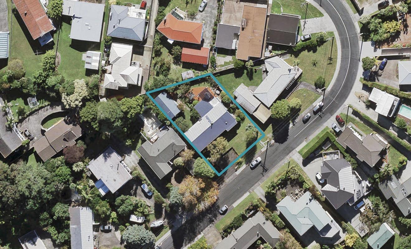 101 Tiroroa Avenue, Te Atatu South, Auckland - Carousel 1