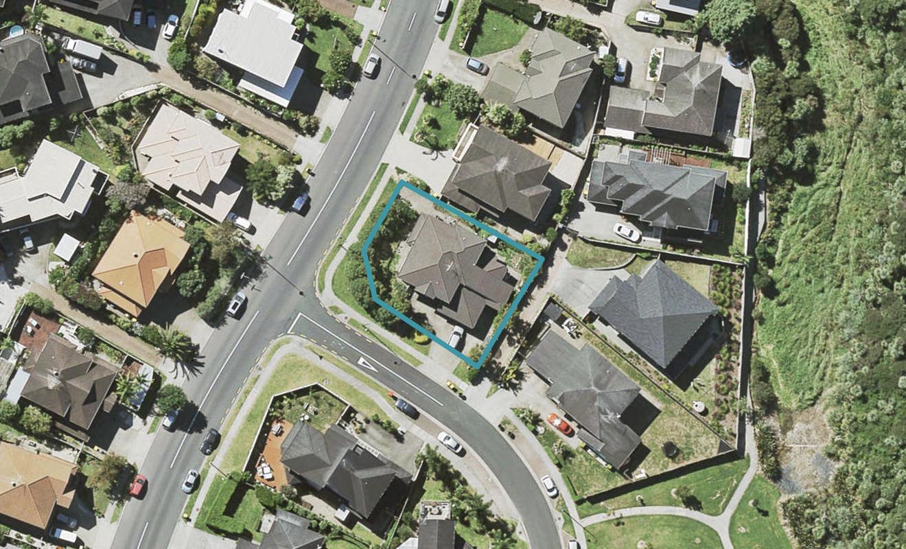 72 Medallion Drive, Oteha, Auckland - Carousel 1