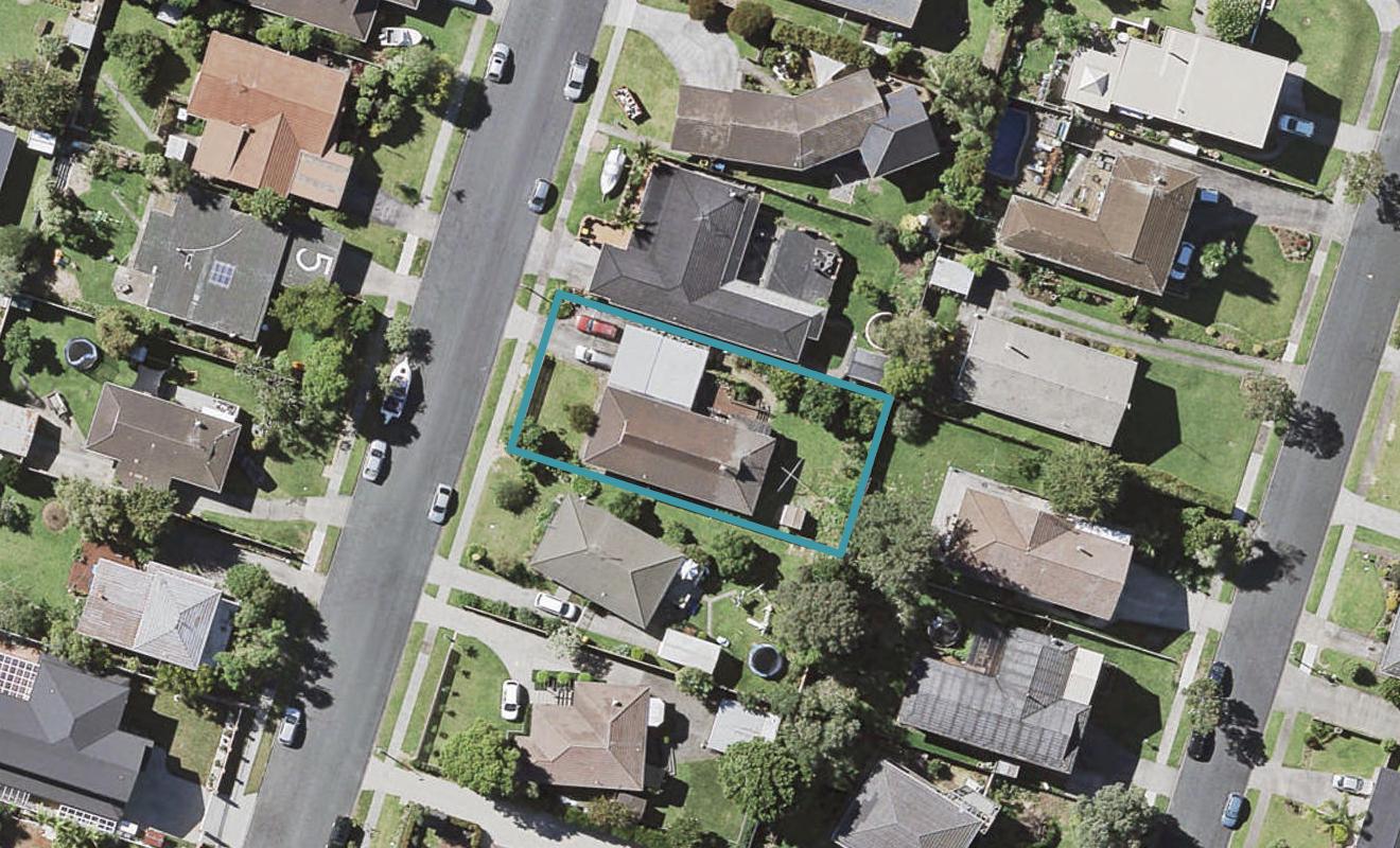 8 Booralee Avenue, Botany Downs, Auckland - Carousel 1