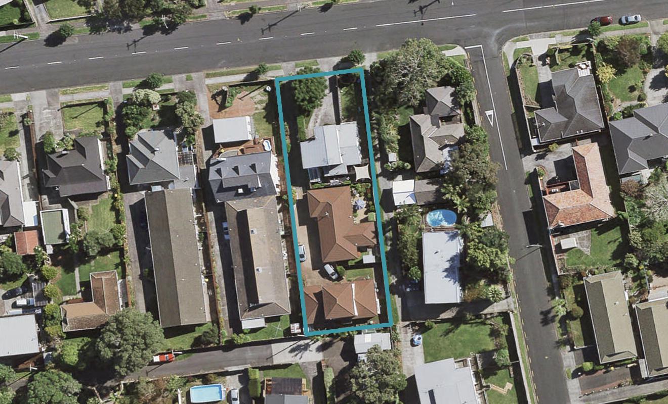 2/27 Grande Vue Road, Hillpark, Auckland - Carousel 1