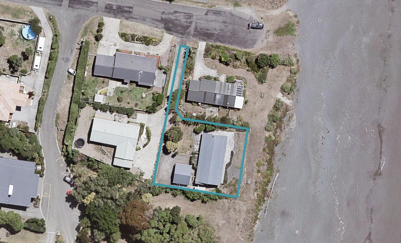 16 Gill Road, Bay View, Napier - Carousel 1