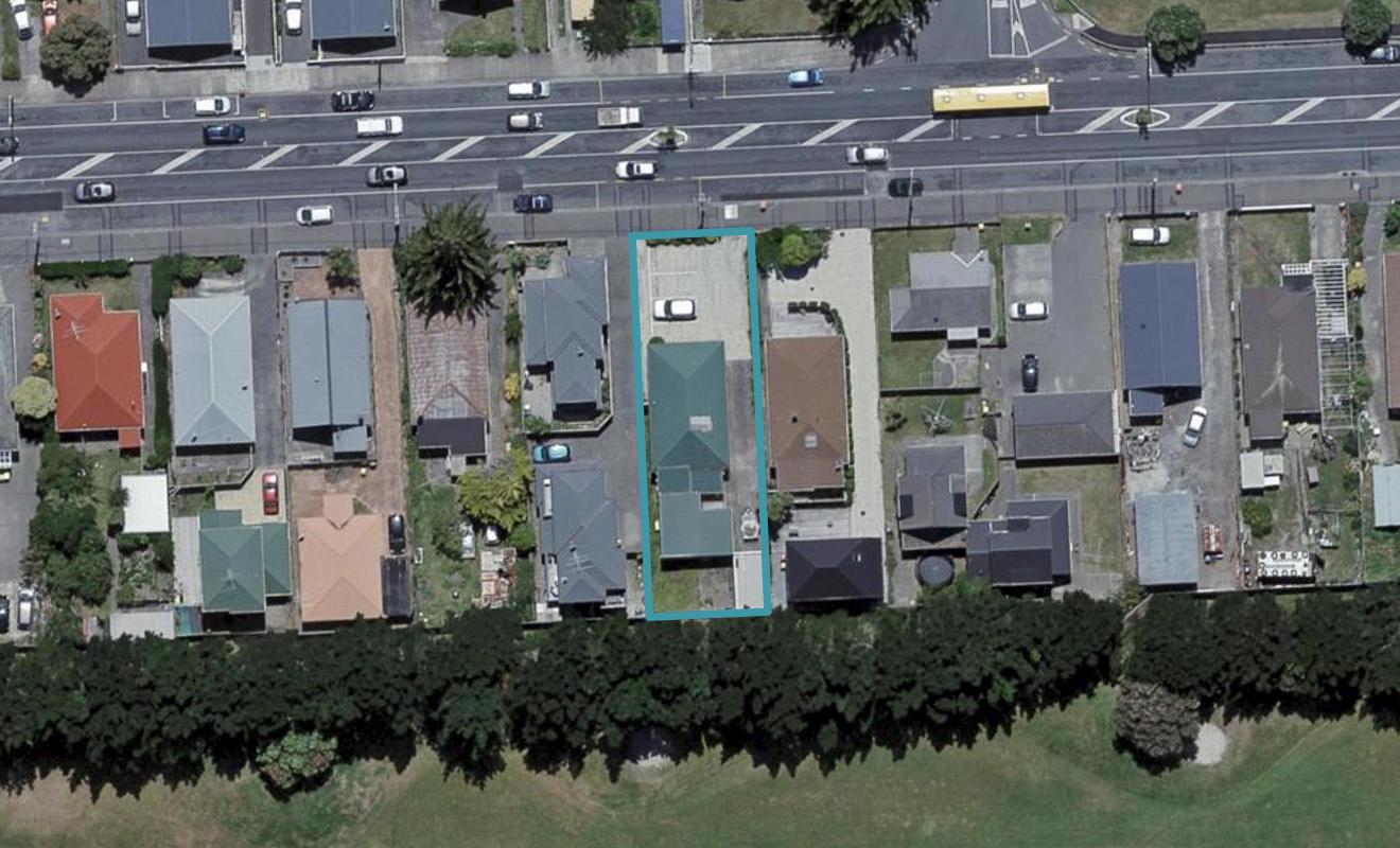 424 Broadway, Miramar, Wellington - Carousel 1