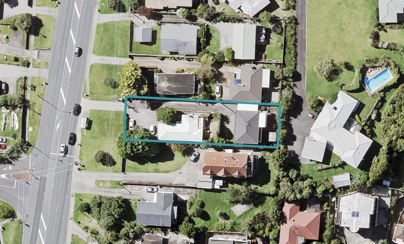 2/715 East Coast Road, Browns Bay, Auckland - Carousel 1