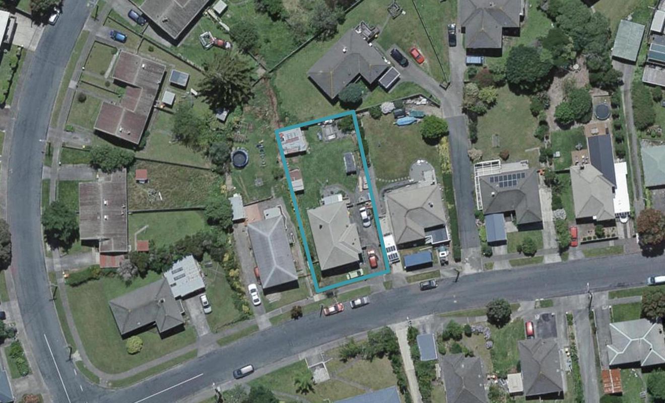 3 Wakefield Terrace, Tawa, Wellington - Carousel 1