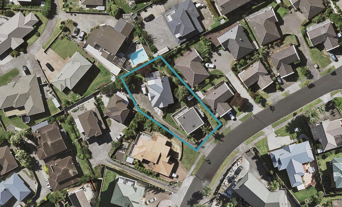 2/15 Ribbonwood Crescent, Goodwood Heights, Auckland - Carousel 1