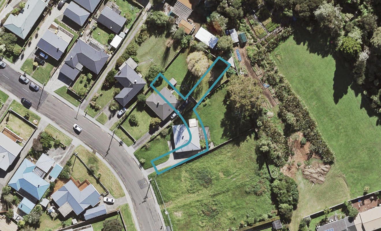 11C Lauderdale Road, Birkdale, Auckland - Carousel 1