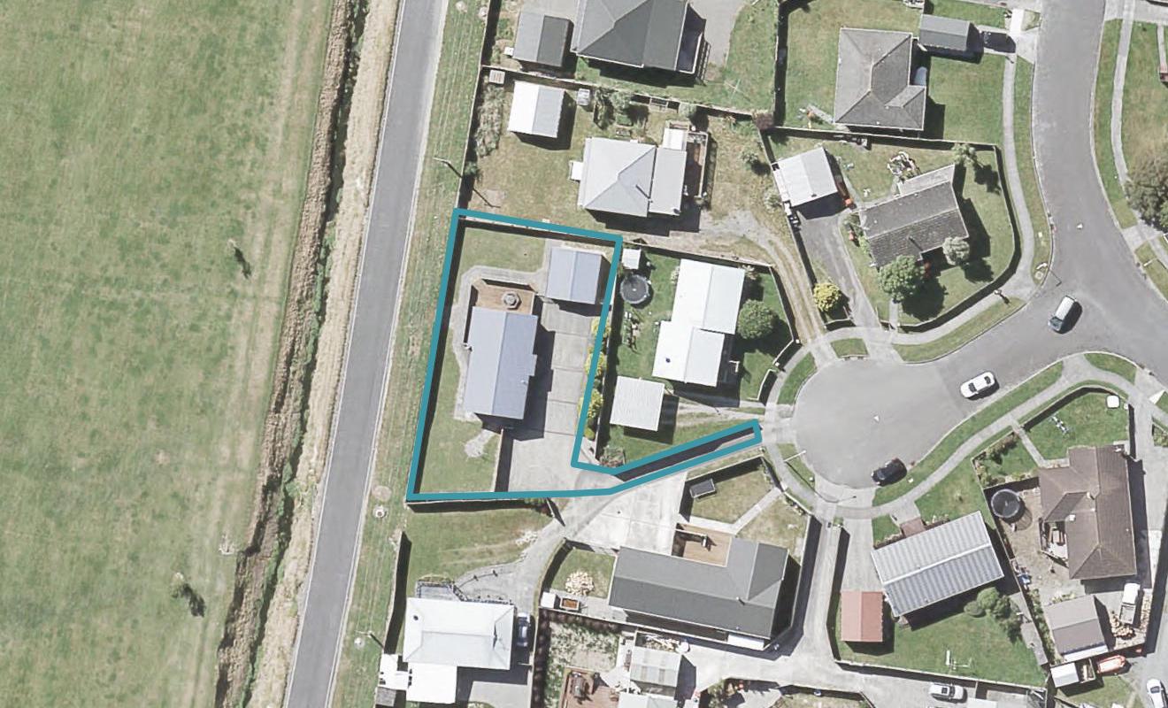 8 Kilkenny Grove, Wainuiomata, Lower Hutt - Carousel 1