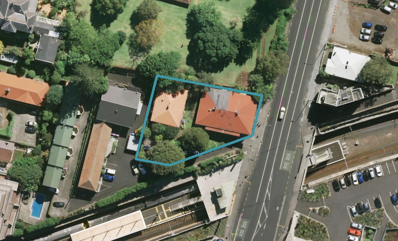 1 Outhwaite Lane, Grafton, Auckland - Carousel 1