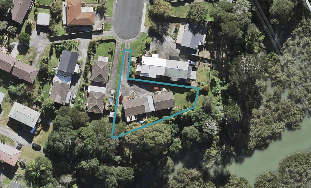 1/16 Talavera Place, Te Atatu South, Auckland - Carousel 1