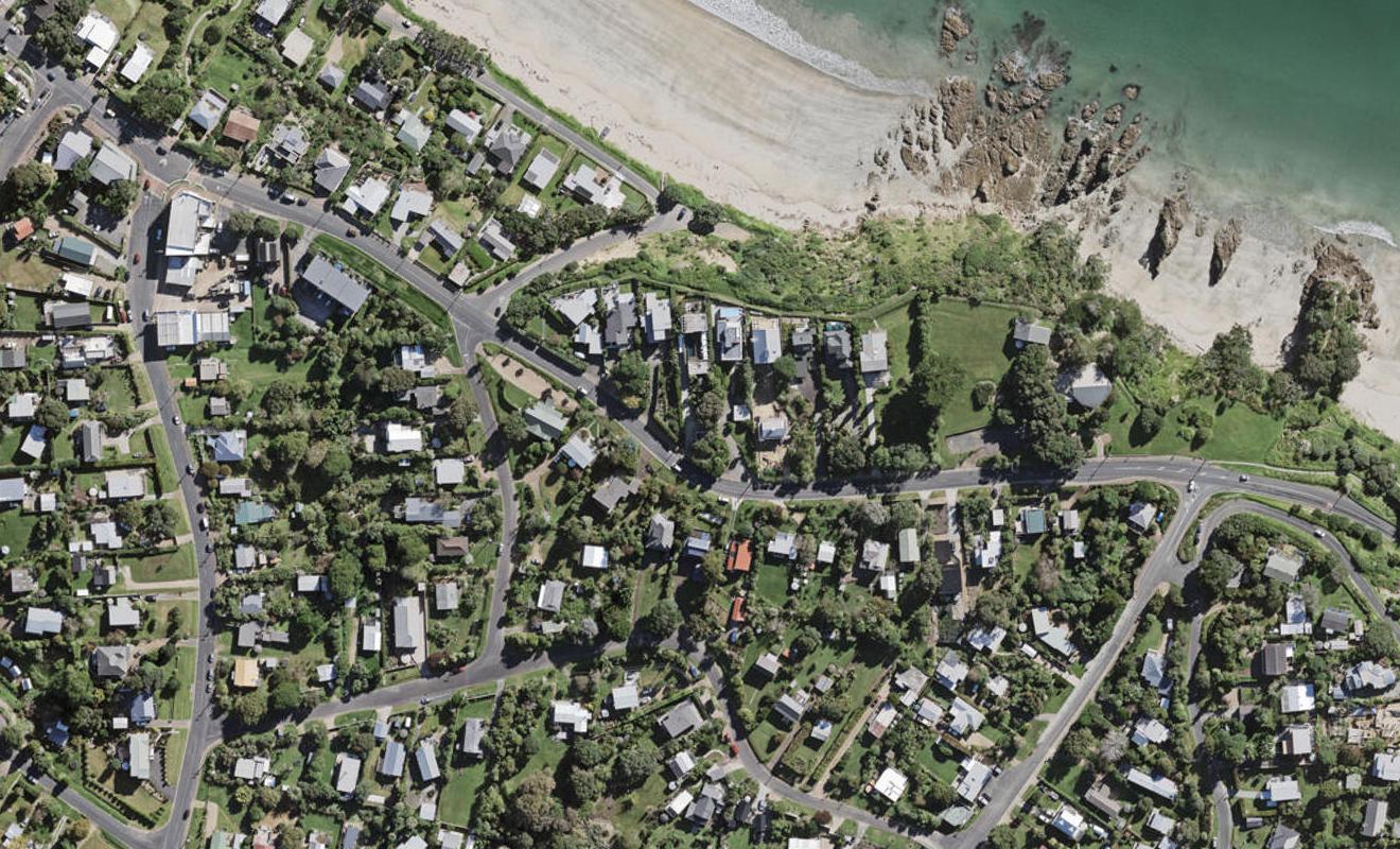 183 Ocean View Road, Oneroa, Waiheke Island - Carousel 1