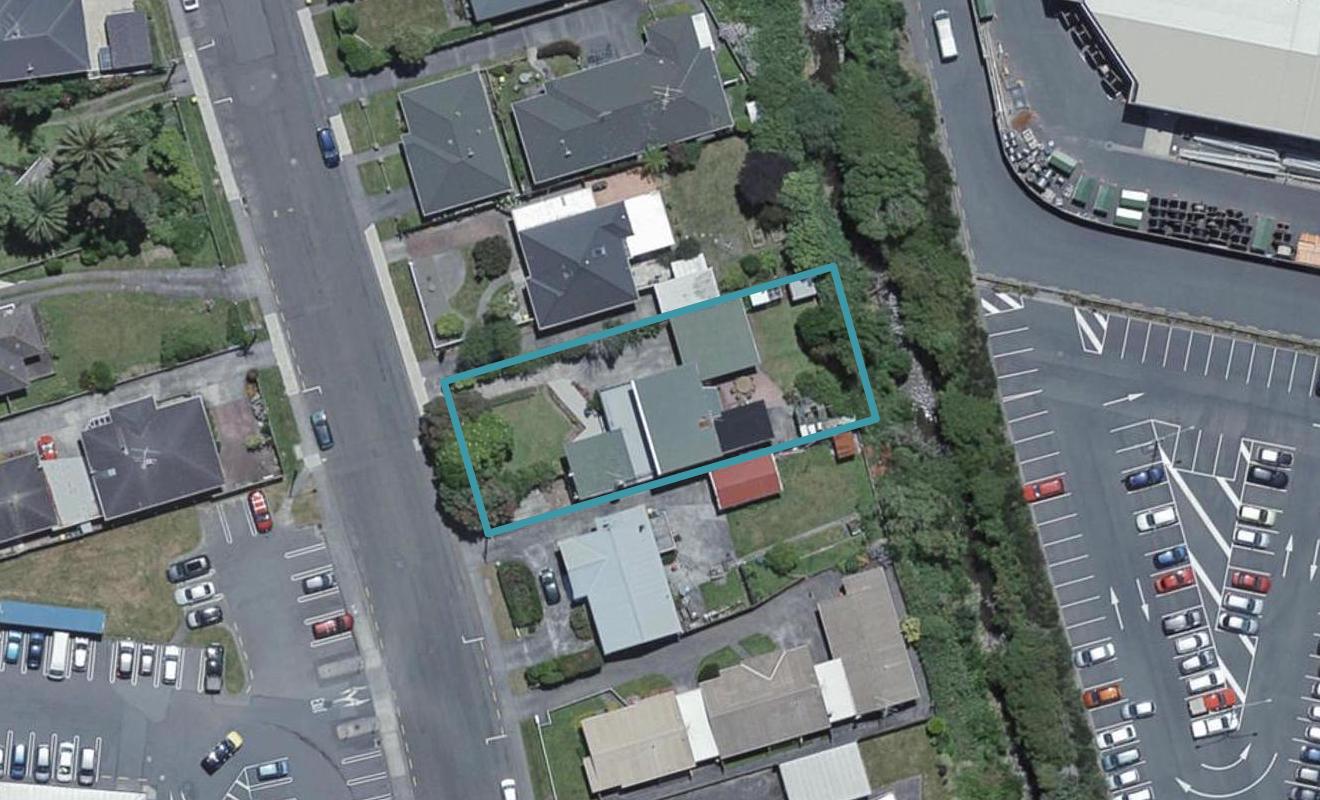 52 Oxford Street, Tawa, Wellington - Carousel 1