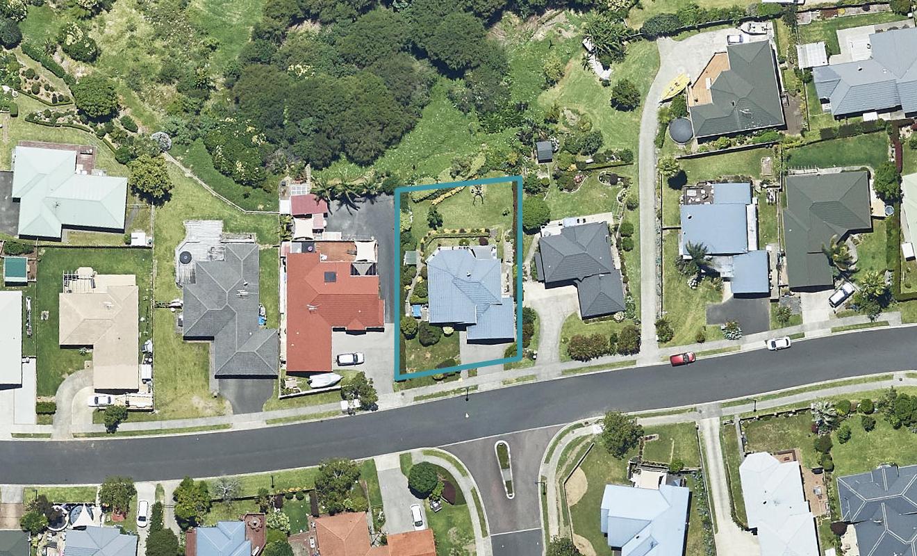 2 Vanderbilt Place, Welcome Bay, Tauranga - Carousel 1
