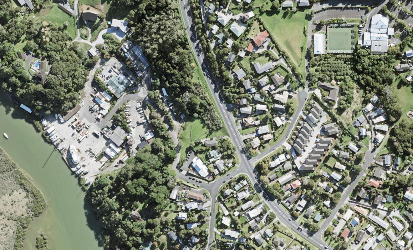 351 Whangaparaoa Road, Stanmore Bay, Whangaparāoa - Carousel 1