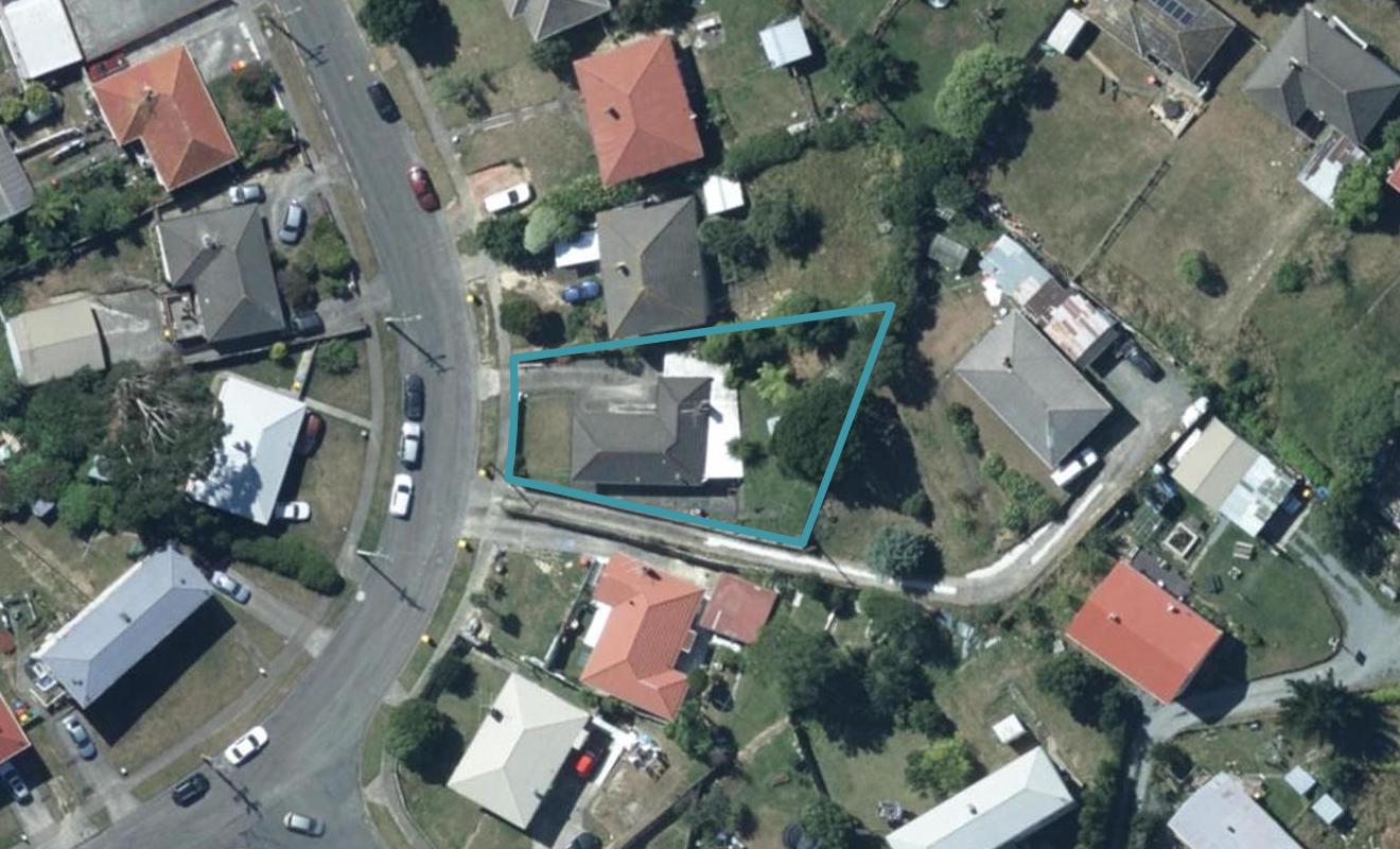 44 Cornwall Crescent, Cannons Creek, Porirua - Carousel 1