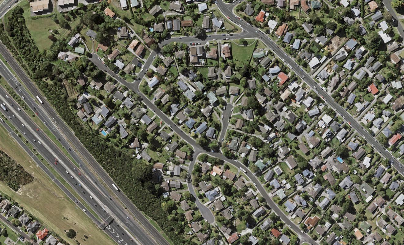 2D Kama Place, Sunnynook, Auckland - Carousel 1