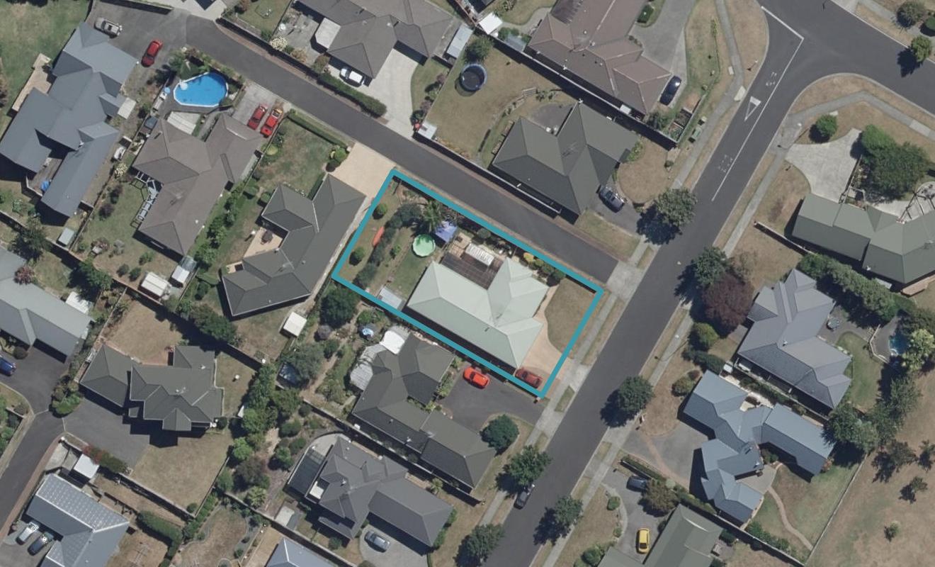 16 Limousin Place, Grandview Heights, Hamilton - Carousel 1
