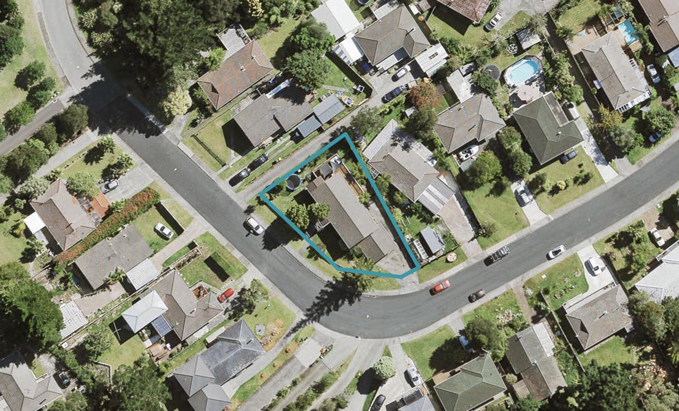 41 Staincross Street, Green Bay, Auckland - Carousel 1