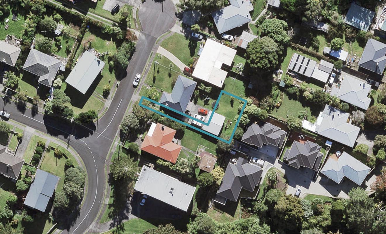 8B Maunder Place, New Lynn, Auckland - Carousel 1