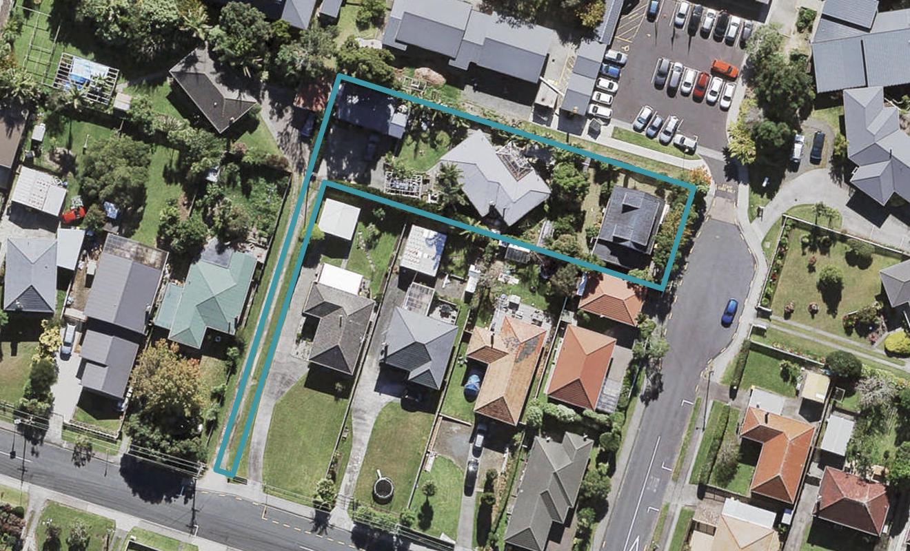 4 Keru Place, Te Atatu South, Auckland - Carousel 1