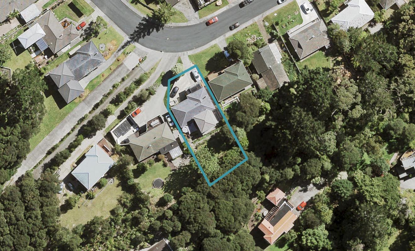 34 Staincross Street, Green Bay, Auckland - Carousel 1