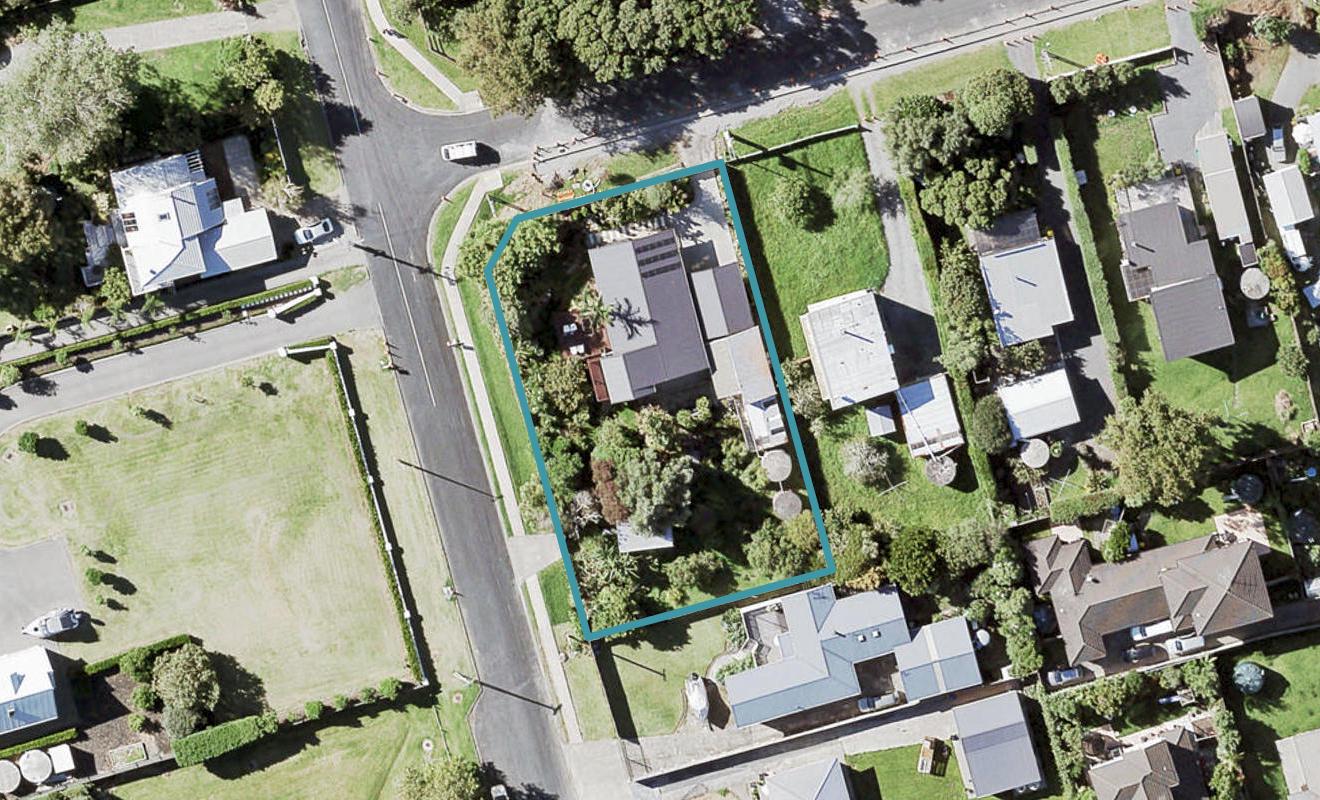 1 Second View Avenue, Beachlands, Auckland - Carousel 1