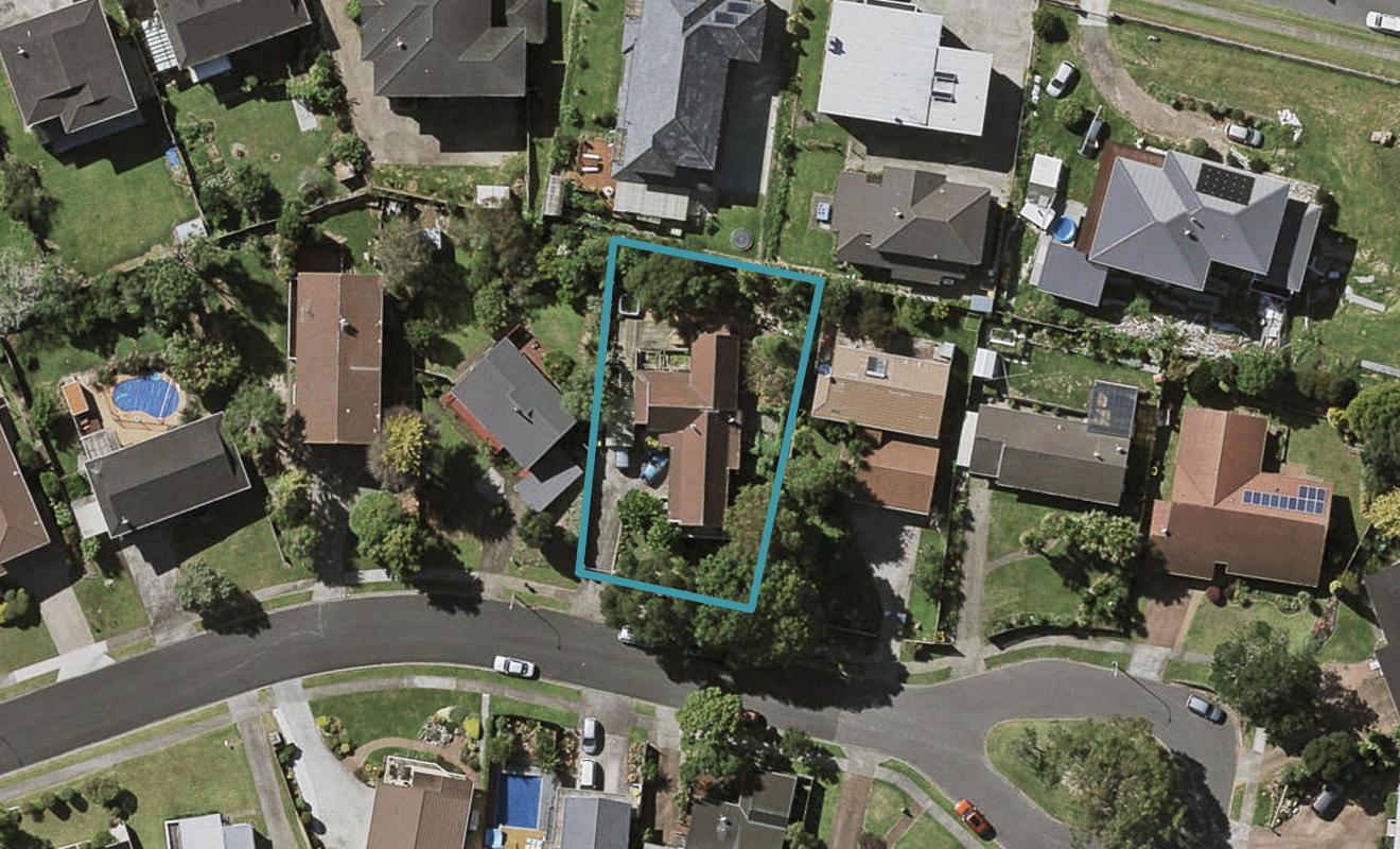 16 Elsted Place, Goodwood Heights, Auckland - Carousel 1